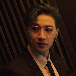 PENYUNTING Chakra Wisesa